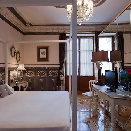 Hotel Real Cinco Linajes