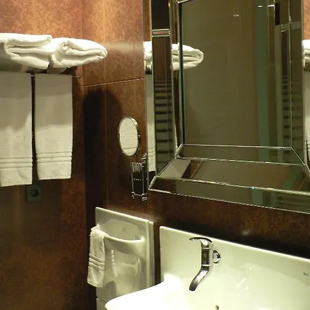 Hotel Real Cinco Linajes