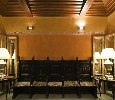 Hotel Real Cinco Linajes