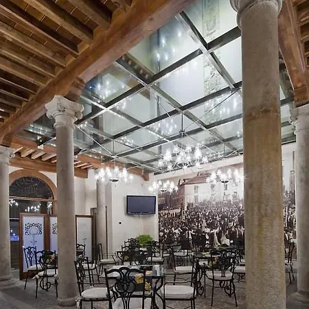 Hotel Real Cinco Linajes