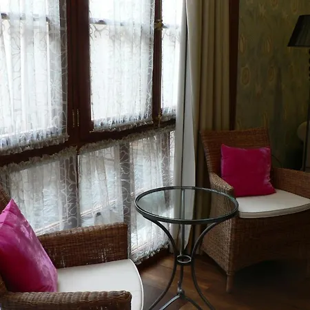 Hotel Real Cinco Linajes 4*