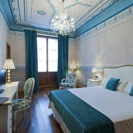 Hotel Real Cinco Linajes