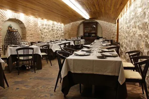 Real Cinco Linajes Hotel 4*