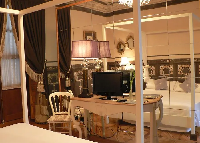 Hotel Real Cinco Linajes