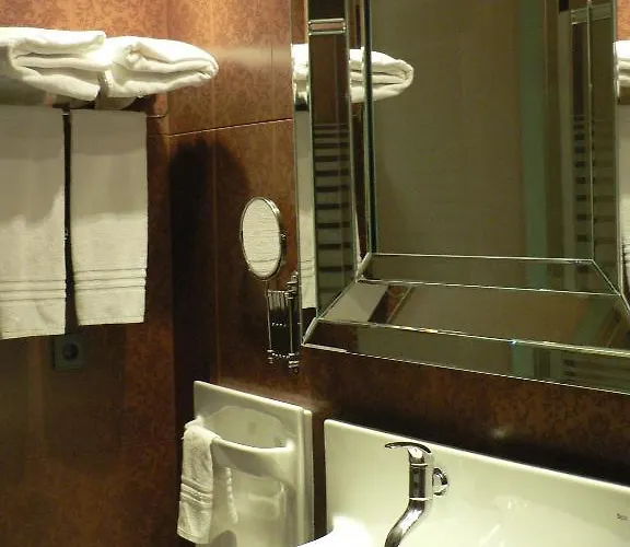 Hotel Real Cinco Linajes