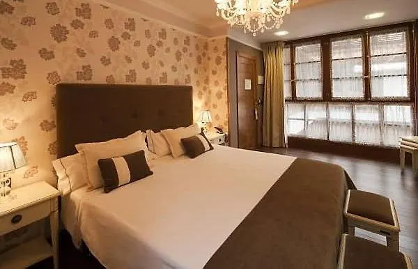 Hotel Real Cinco Linajes