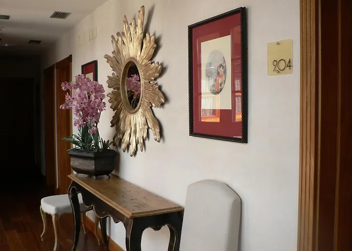 Hotel Real Cinco Linajes 4*