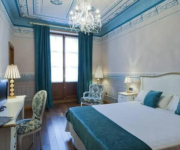 Hotel Real Cinco Linajes